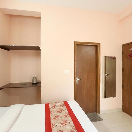 Hotel Ginger Palace - Corporate Hotel Noida Sector 62 Eksteriør billede