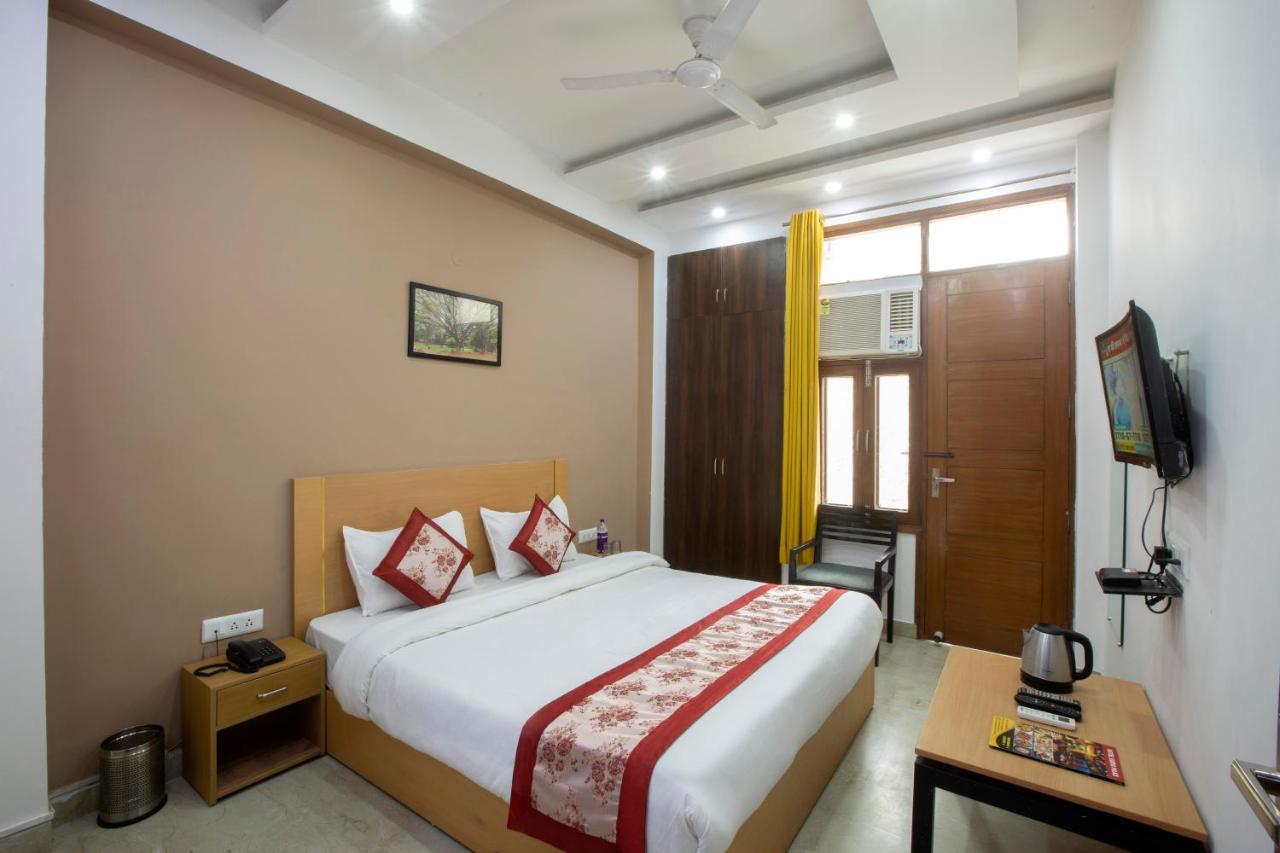 Hotel Ginger Palace - Corporate Hotel Noida Sector 62 Eksteriør billede