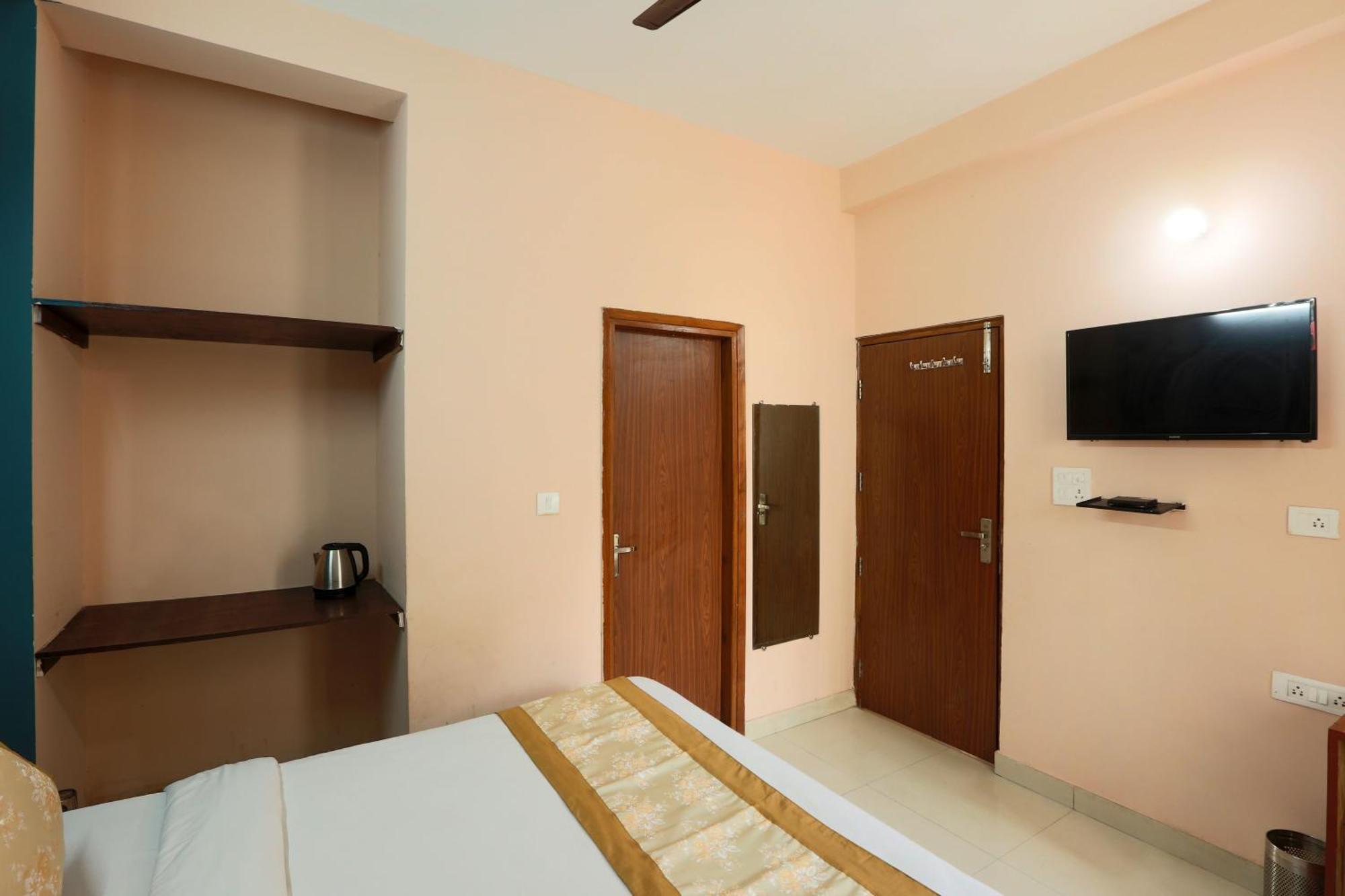 Hotel Ginger Palace - Corporate Hotel Noida Sector 62 Eksteriør billede