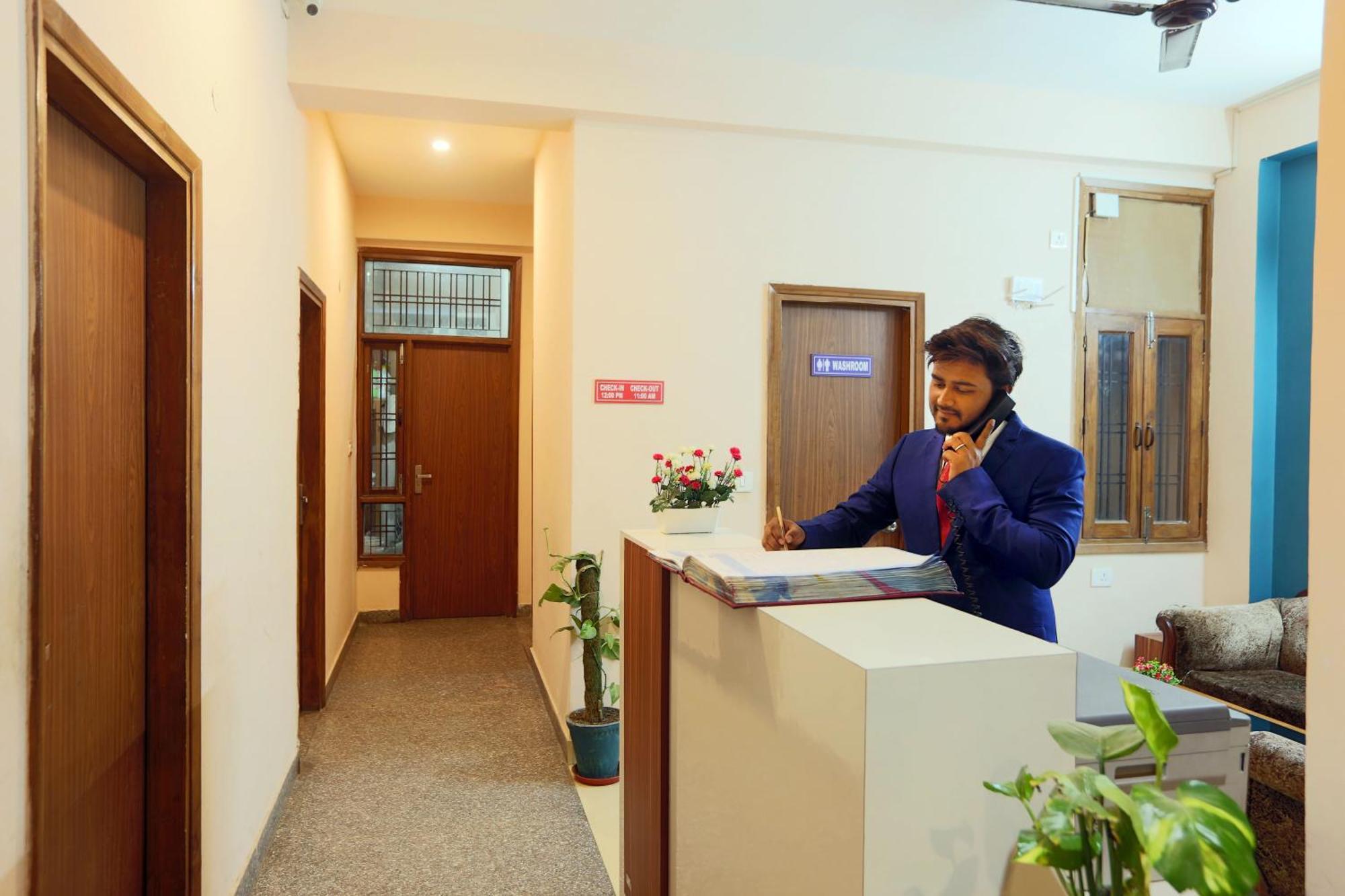 Hotel Ginger Palace - Corporate Hotel Noida Sector 62 Eksteriør billede