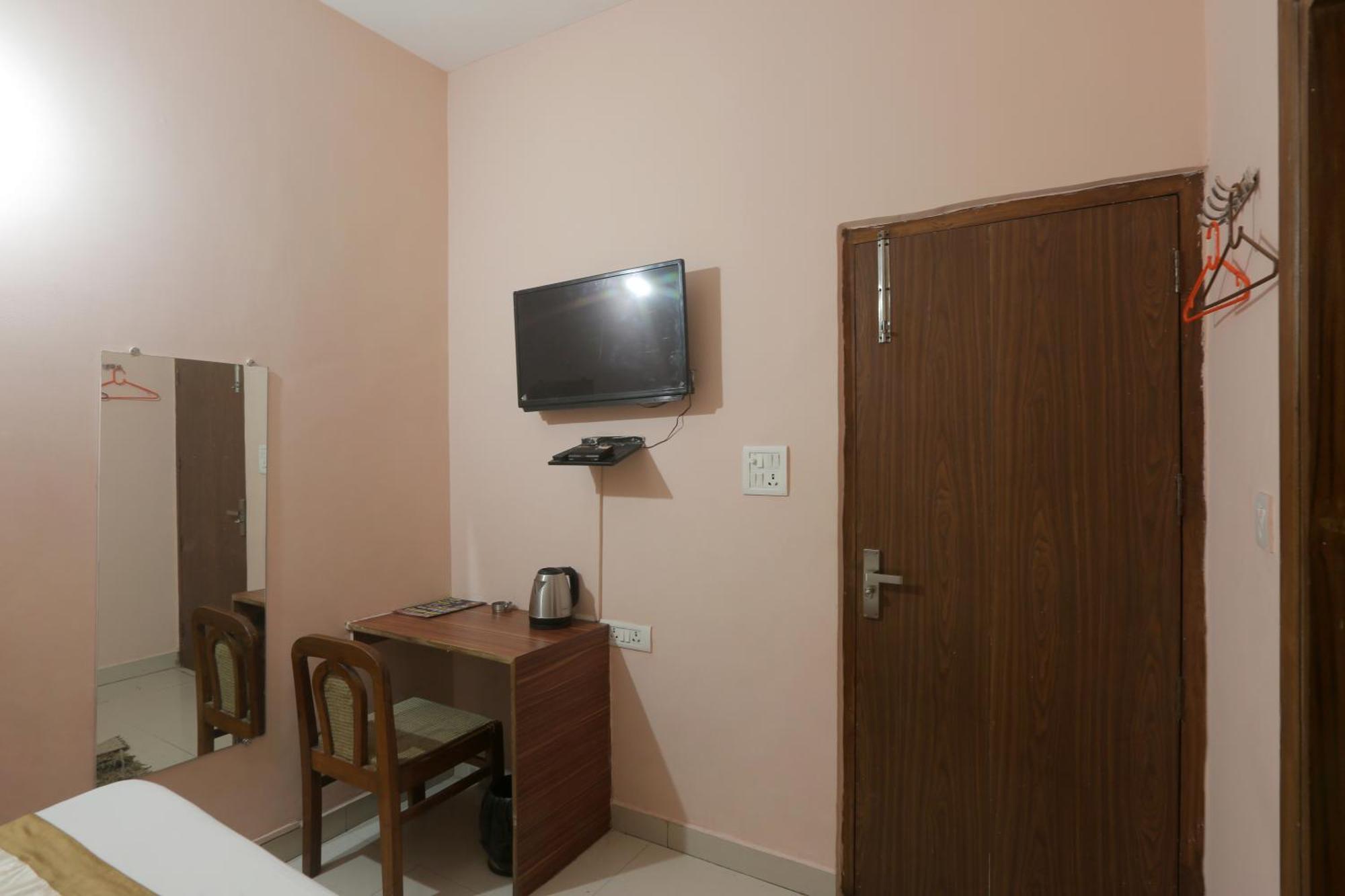 Hotel Ginger Palace - Corporate Hotel Noida Sector 62 Eksteriør billede